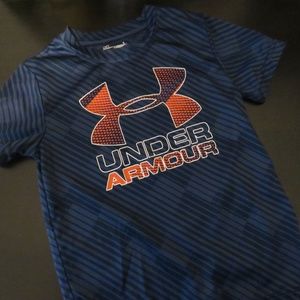 UA HEATGEAR BOY SHORT SLEEVE